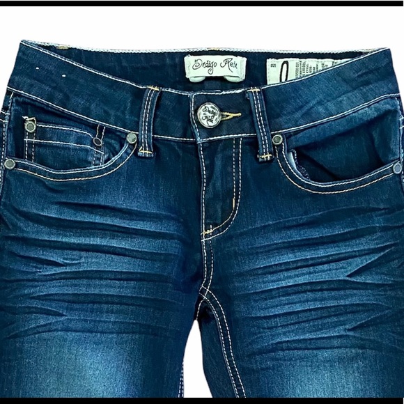 *SOLD* New Indigo Rein crop Stretch Jeans - Picture 3 of 8